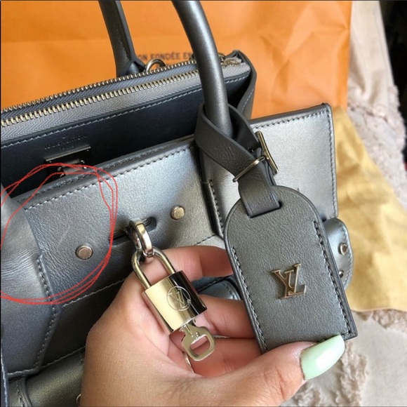 ❌❌❌SOLD❌❌❌LV Authentic, LOUIS VUITTON ~ CITY STEAMER POCKET PM, LIMITED EDITION - Picture 10 of 17